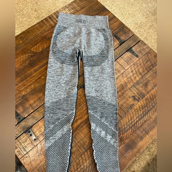 PINK Victoria's Secret Gray Seamless Leggings - Picture 2 of 4